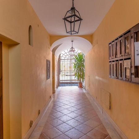 Vg Trevi Fountain 5 Stelle Elegant Apartment Рим Екстер'єр фото