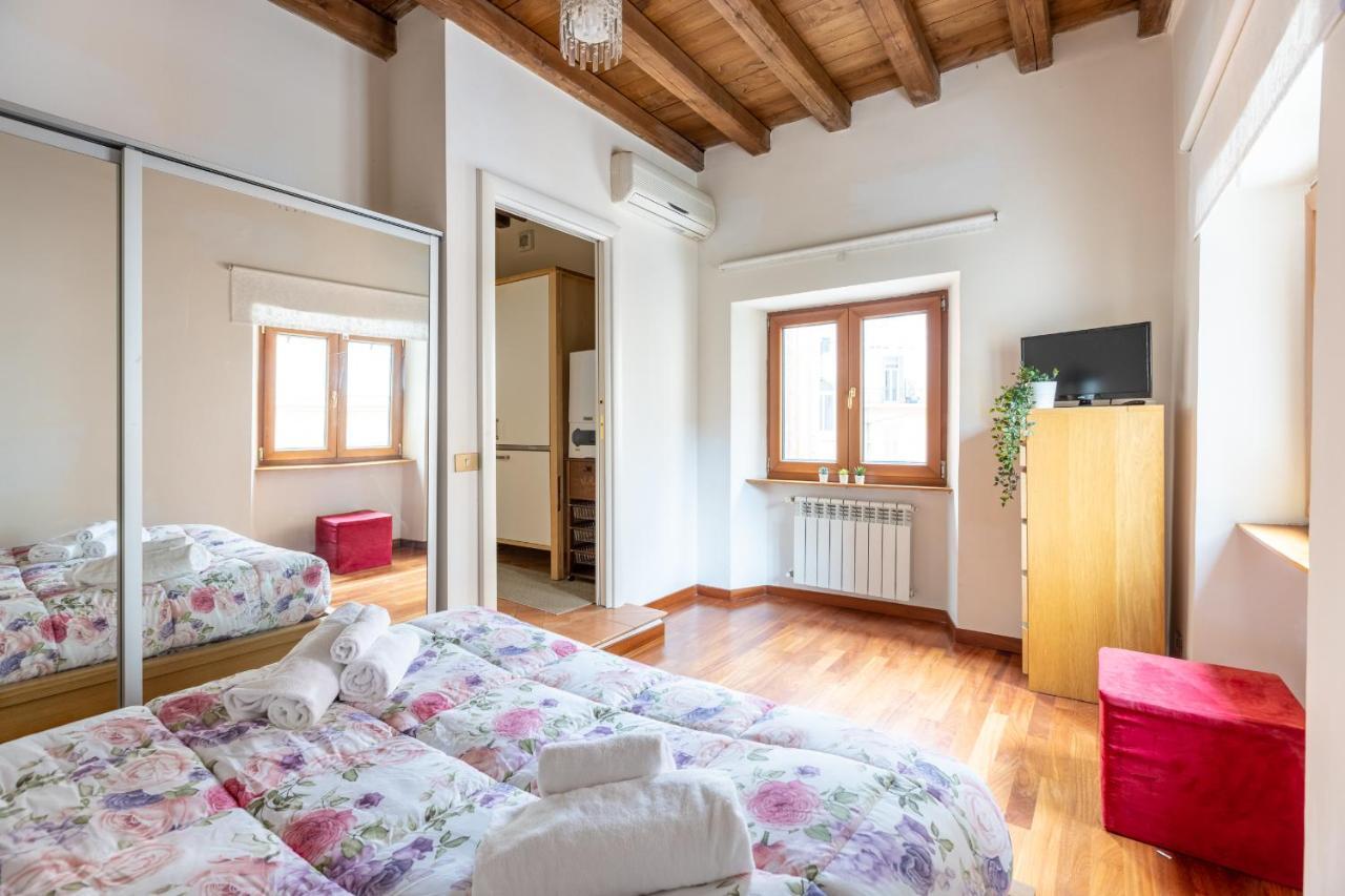 Vg Trevi Fountain 5 Stelle Elegant Apartment Рим Екстер'єр фото